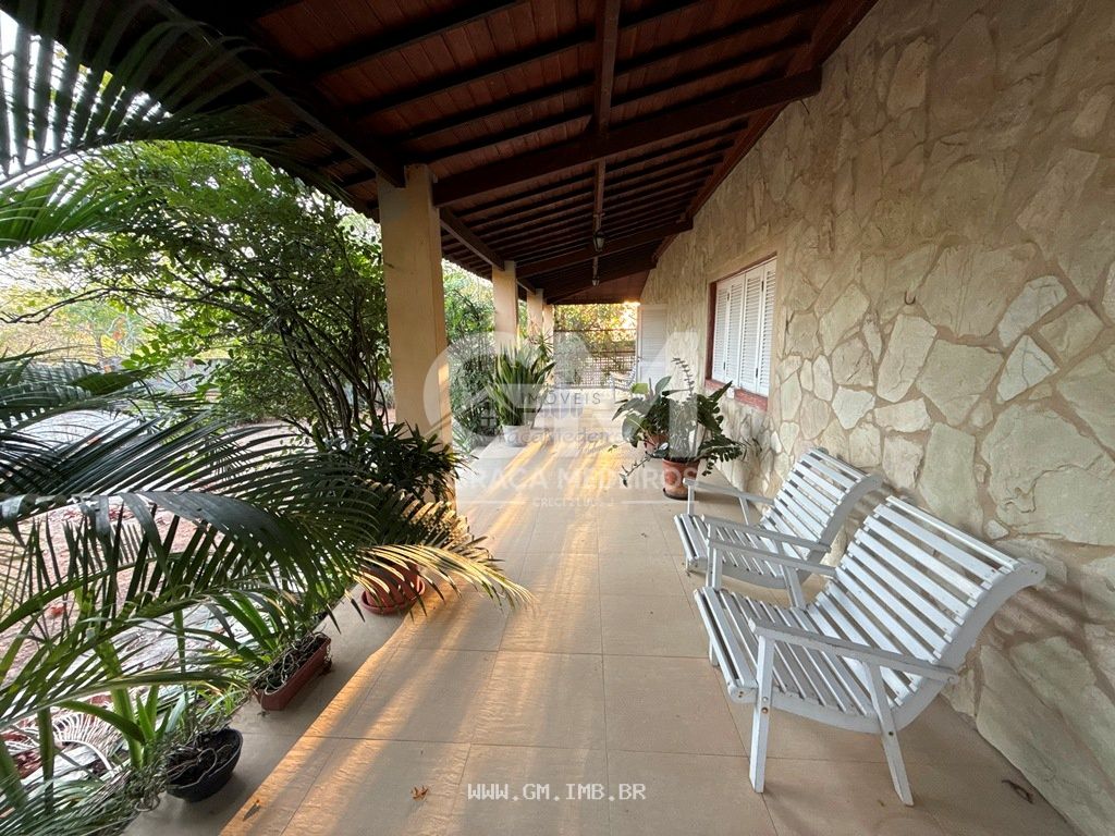 Foto de Casa com 300 metros em terreno com 1.200 metros 
