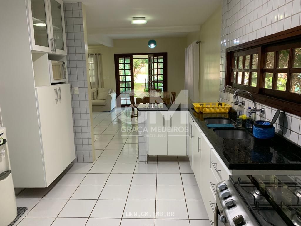 Foto de Casas espaçosa com 5 quartos em condomínio 