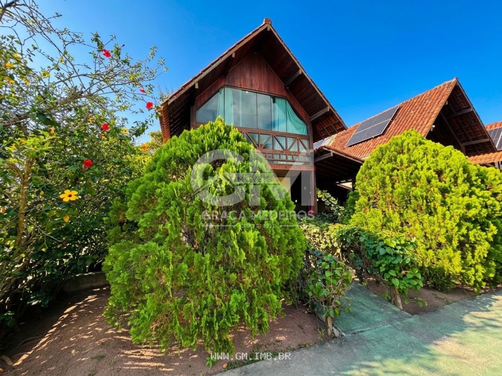 Foto de Chalé com 3 quartos e espaço gourmet particular 