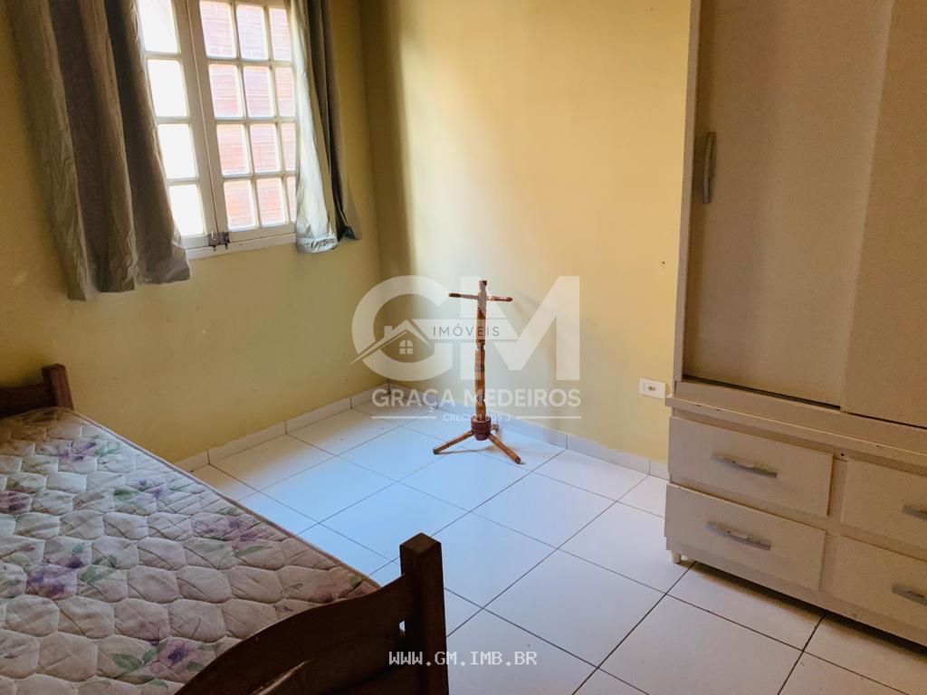 Foto de Casas com 3 quartos em condomínio próximo a pista local