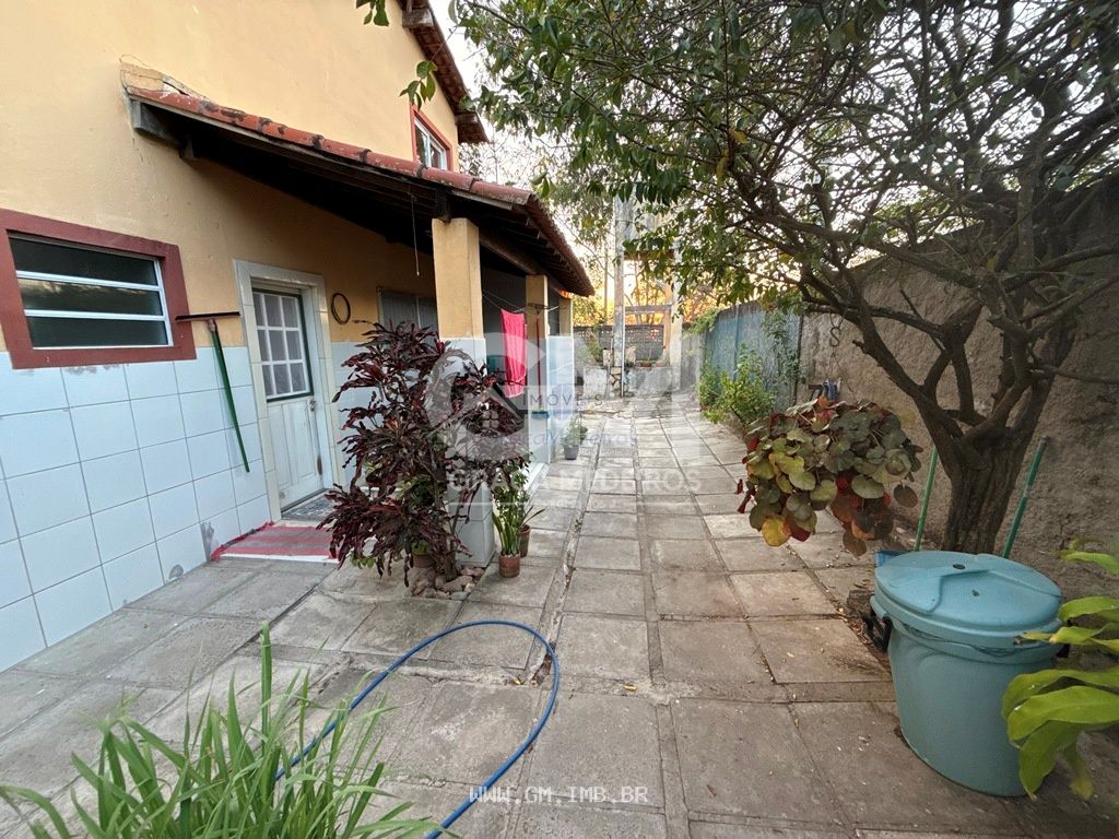 Foto de Casa com 300 metros em terreno com 1.200 metros 