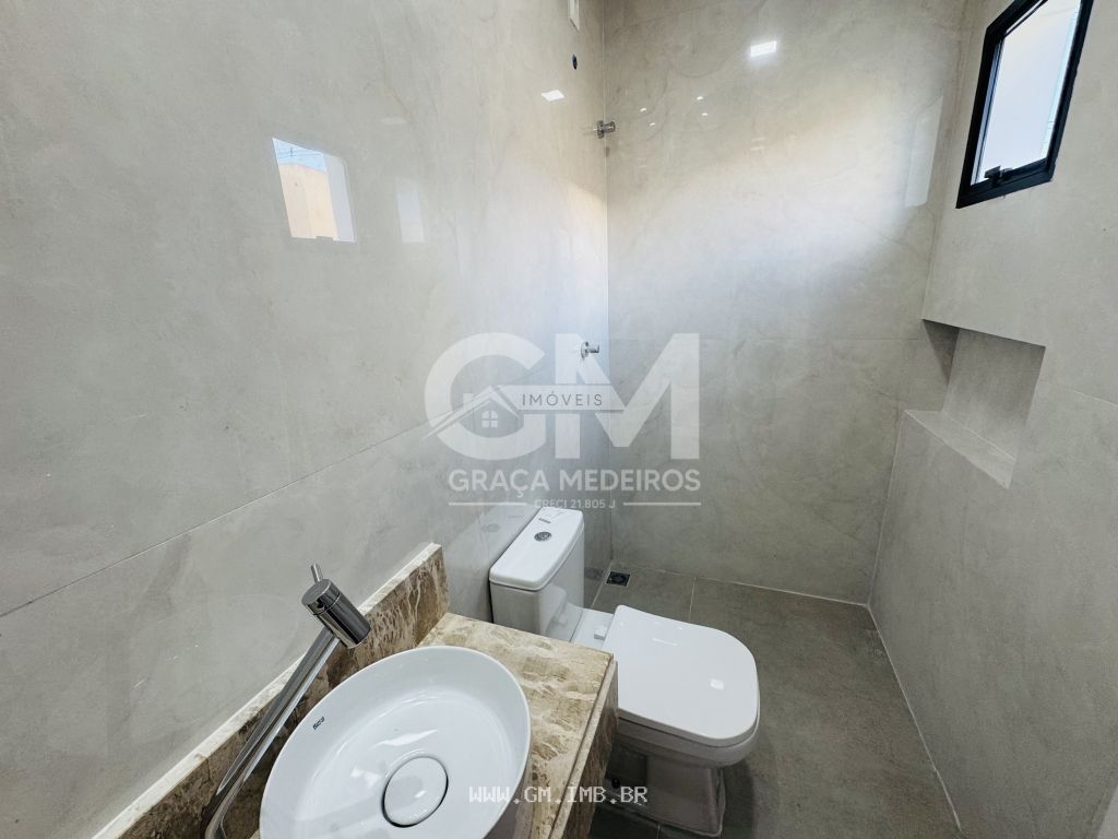 Foto de Casa com 4 quartos sendo 3 suítes, piscina particular 
