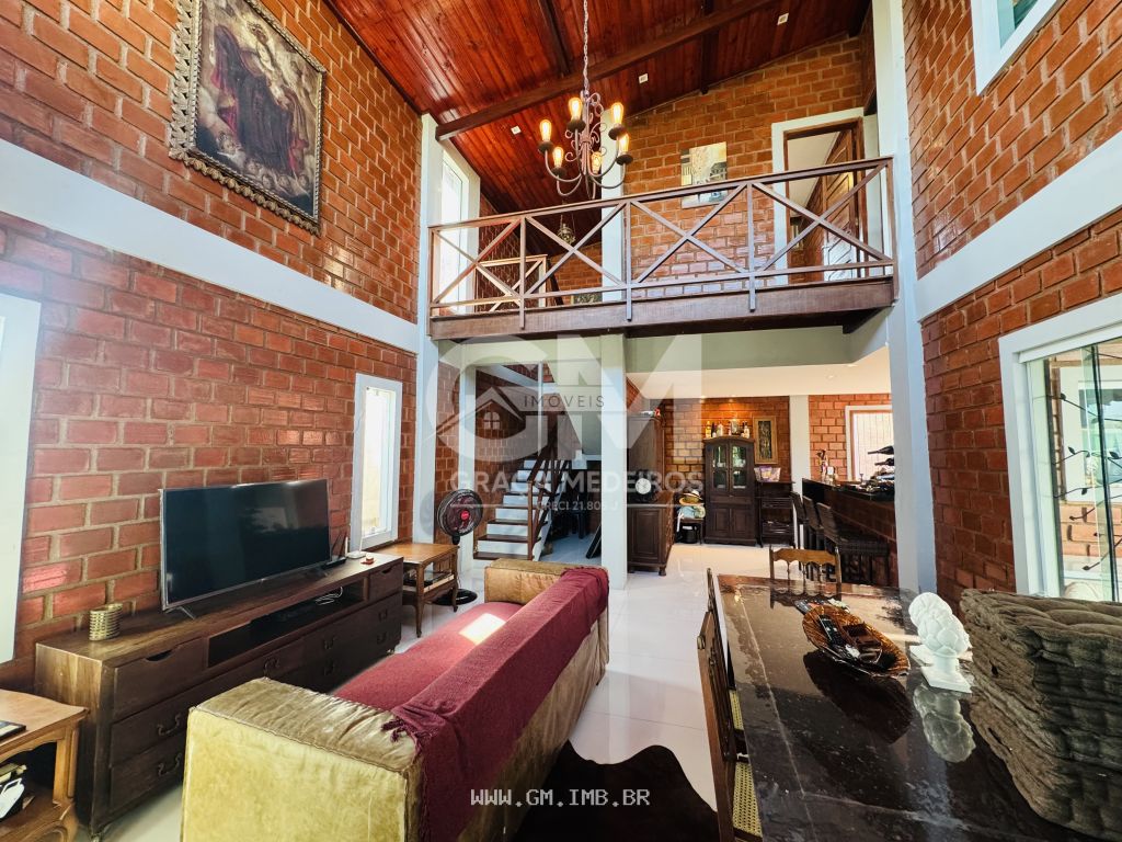 Foto de Casa com 5 quartos, terraço gourmet e piscina 