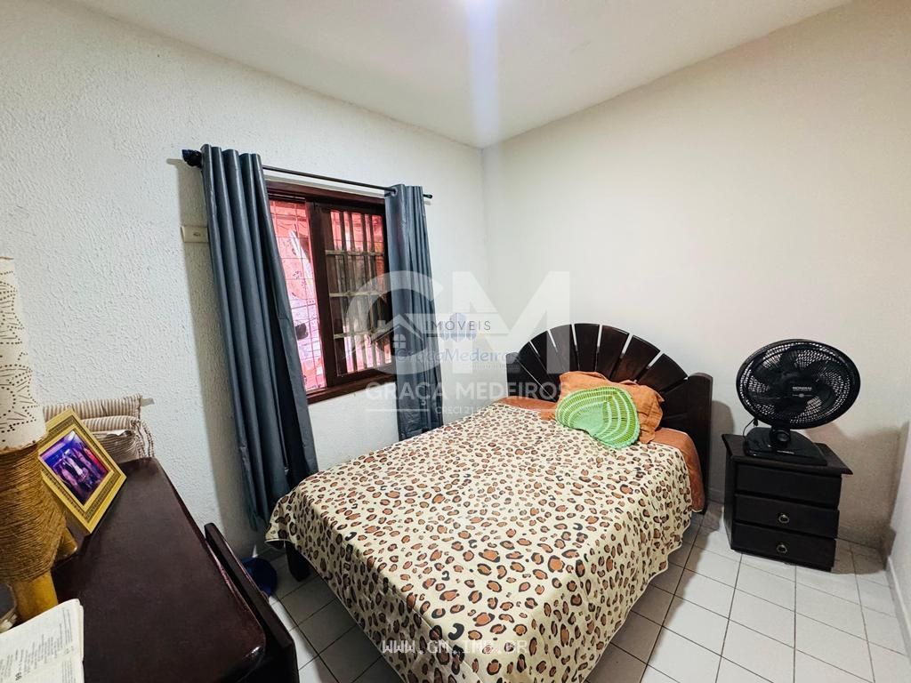Foto de Casa com 4 quartos em condomínio a 200 metros da pista local