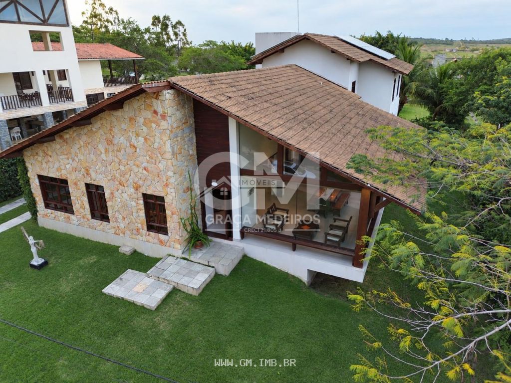 Casa de alto padrão em condomínio estilo fazenda