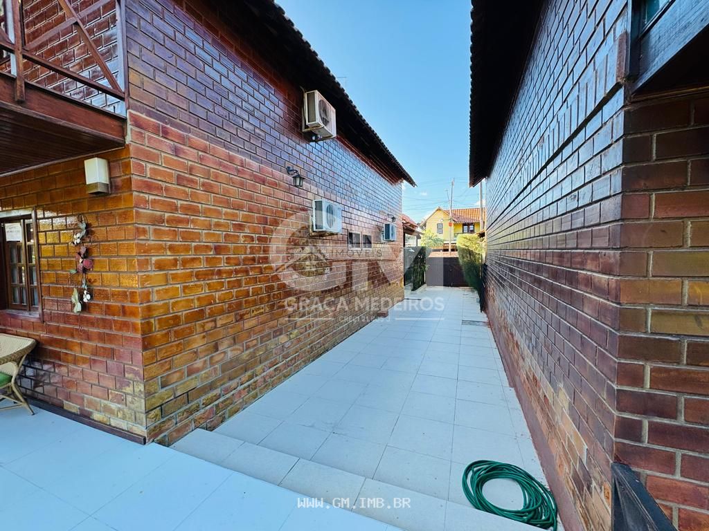 Foto de Chalé espaçoso em condomínio fechado 