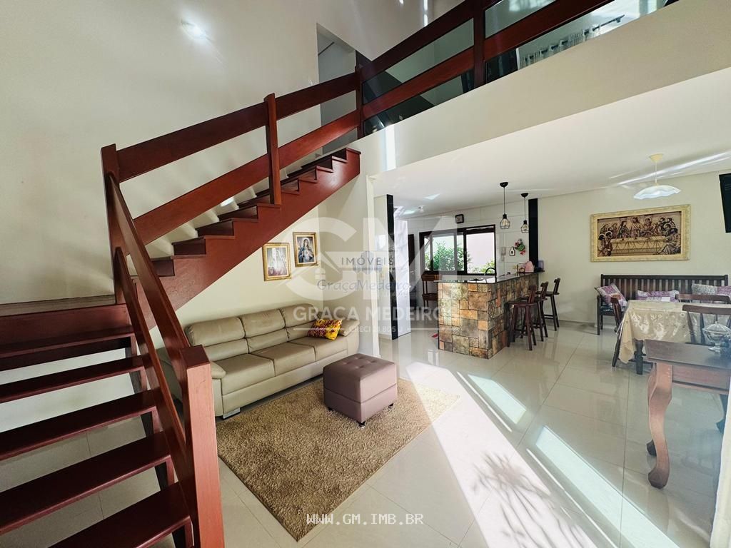 Foto de Casa com 398 metros em condomínio, localizado ás margens da BR 232