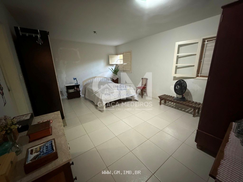 Foto de Casa com 300 metros em terreno com 1.200 metros 