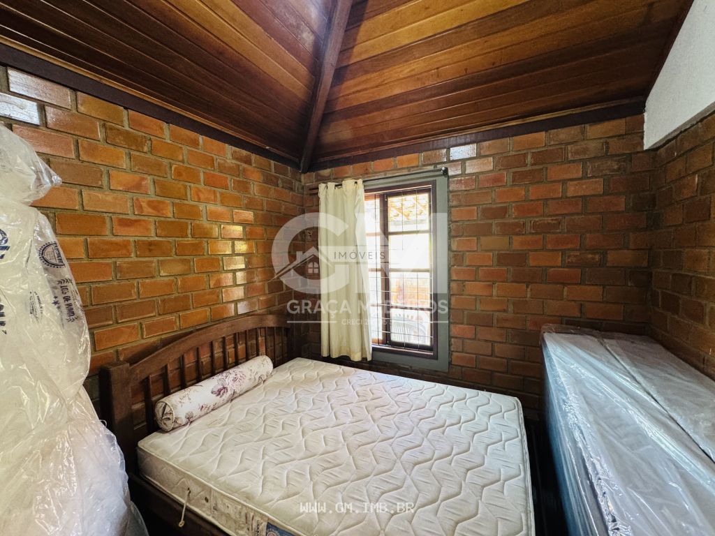 Foto de Casa com 4 quartos sendo 2 suítes 