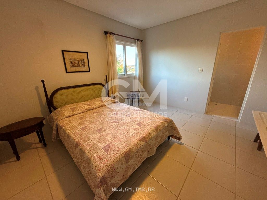 Foto de Casa com 300 metros em terreno com 1.200 metros 