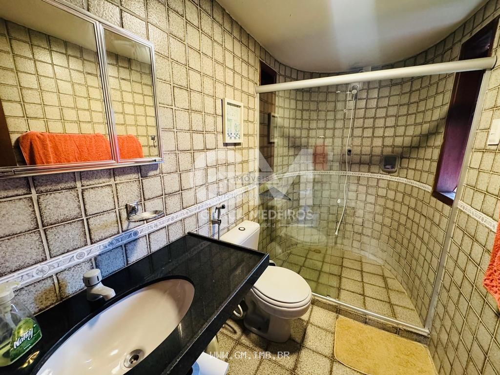 Foto de Casa com 7 quartos em condomínio fechado