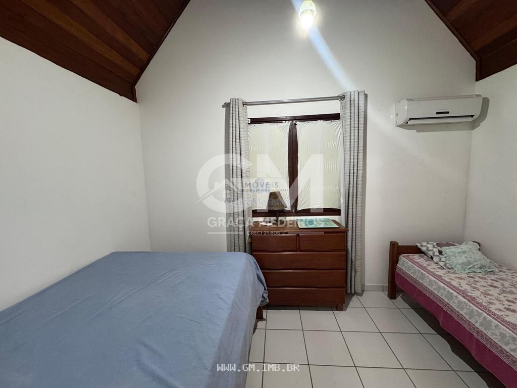 Foto de Chalé mobiliado em condomínio fechado 