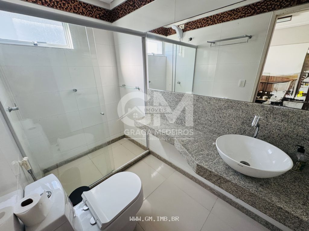 Foto de Casa com 4 suítes, disponível para locação anual