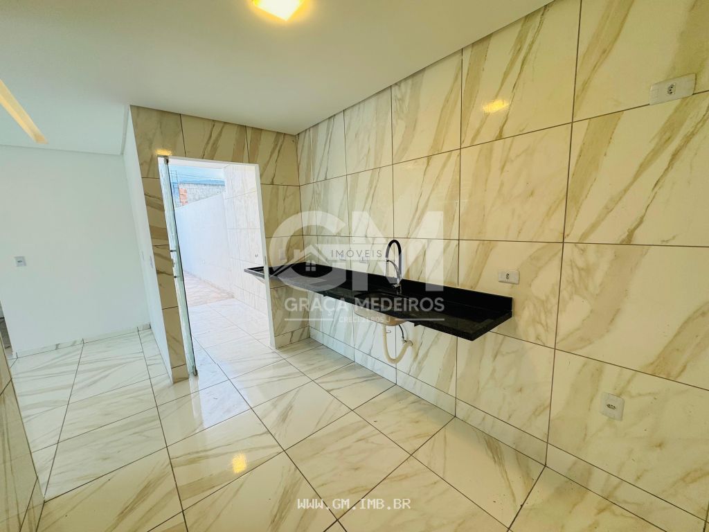 Foto de Casa com piscina com espaço gourmet