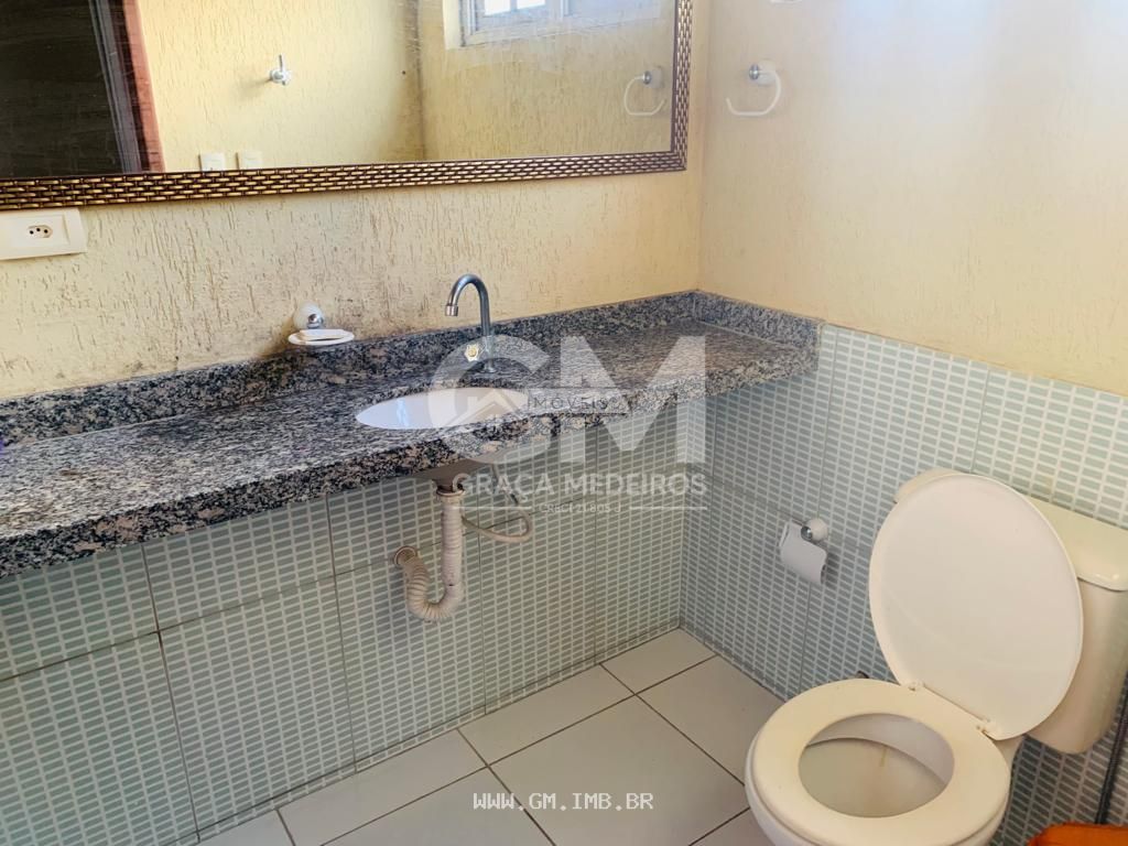 Foto de Casas com 3 quartos em condomínio próximo a pista local