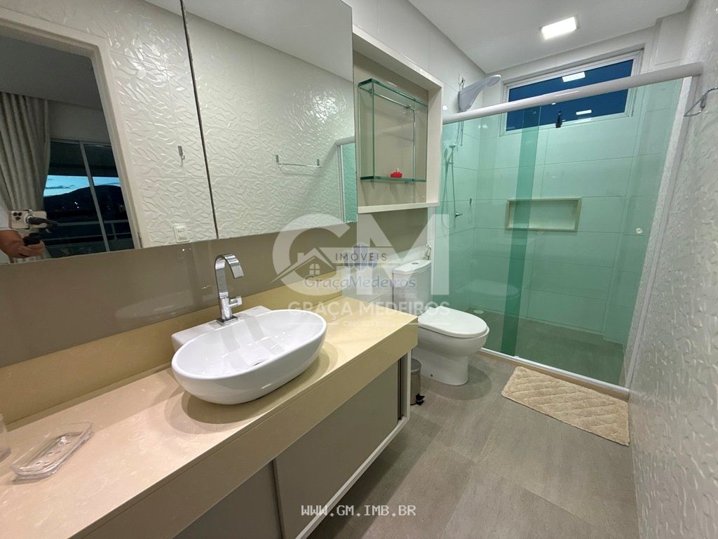 Foto de Casa com 500 metros de área construída de alto padrão em condomínio 