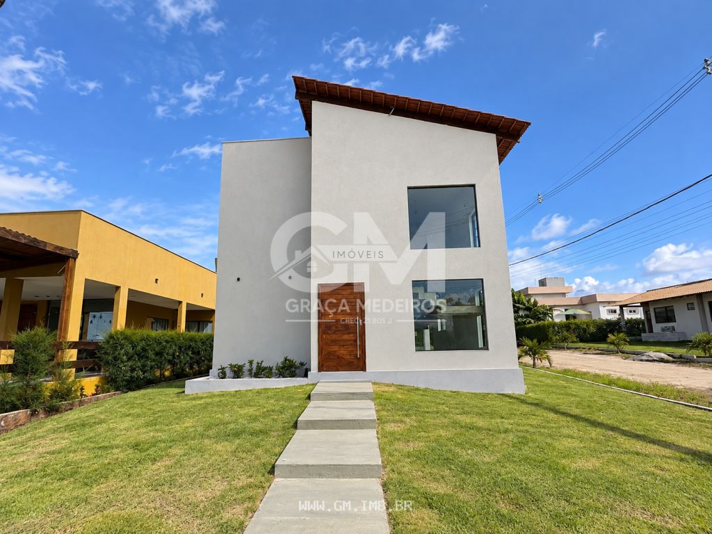Casa nova com 4 suítes em condomínio fechado 