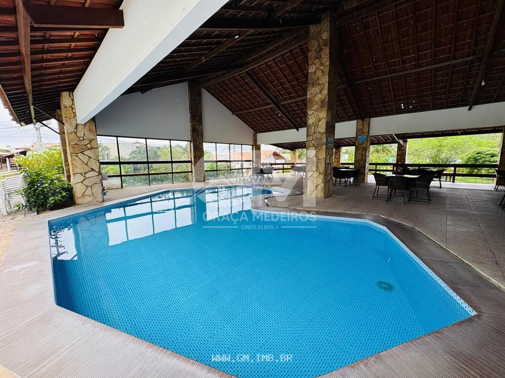Foto de Casa com 4 quartos em condomínio com piscina aquecida