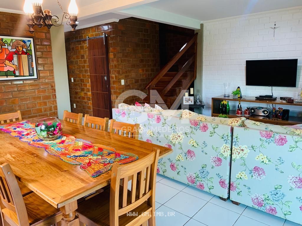 Foto de Casas com 4 quartos em condomínio em Gravatá