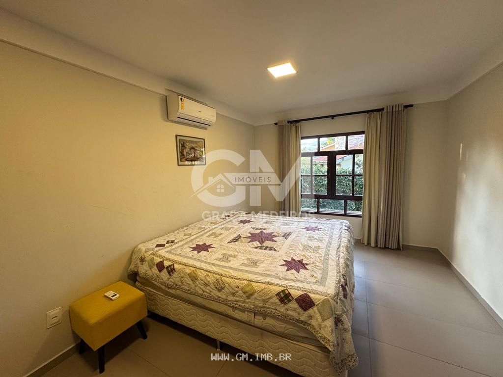 Foto de Casa de alto padrão em condomínio estilo fazenda