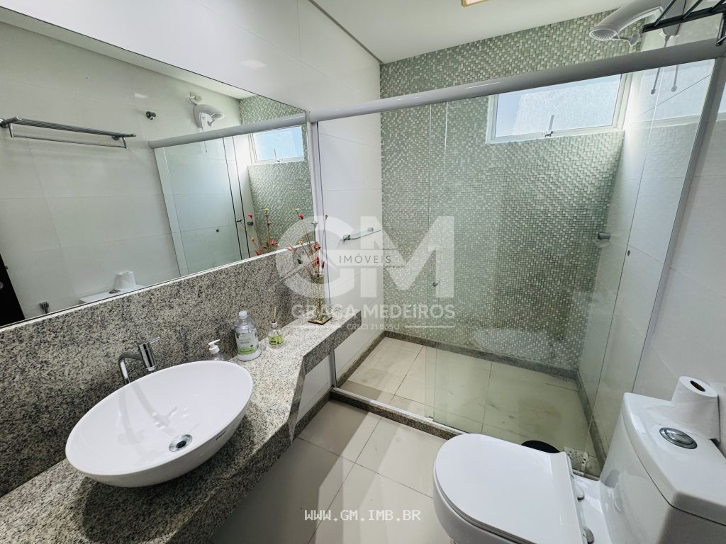 Foto de Casa com 4 suítes, disponível para locação anual