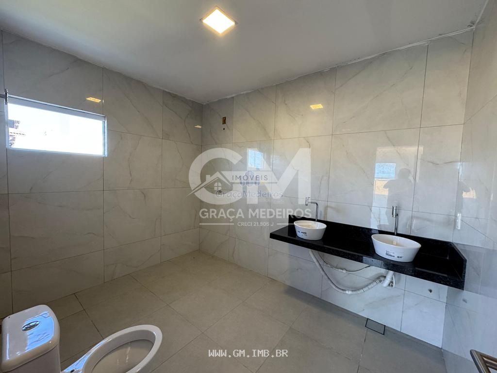 Foto de Casa nova com 4 suítes em condomínio fechado 