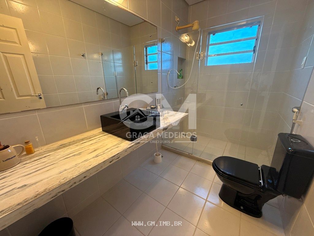 Foto de Casa com 300 metros em terreno com 1.200 metros 
