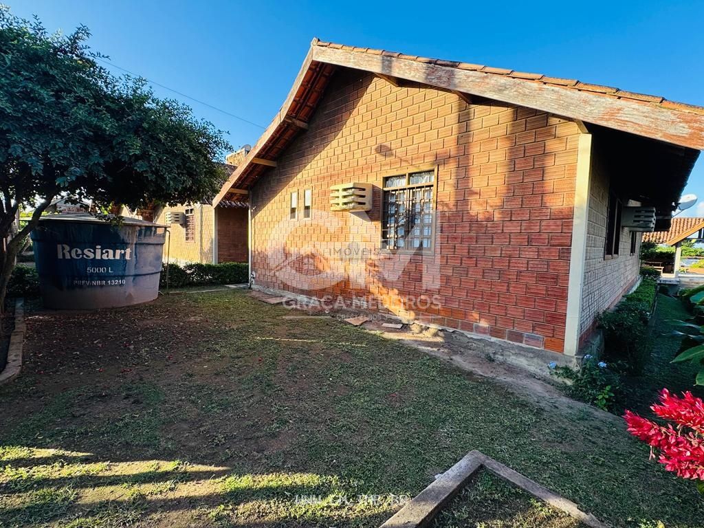 Foto de Casa com 4 quartos em condomínio fechado a 200 metros da pista local