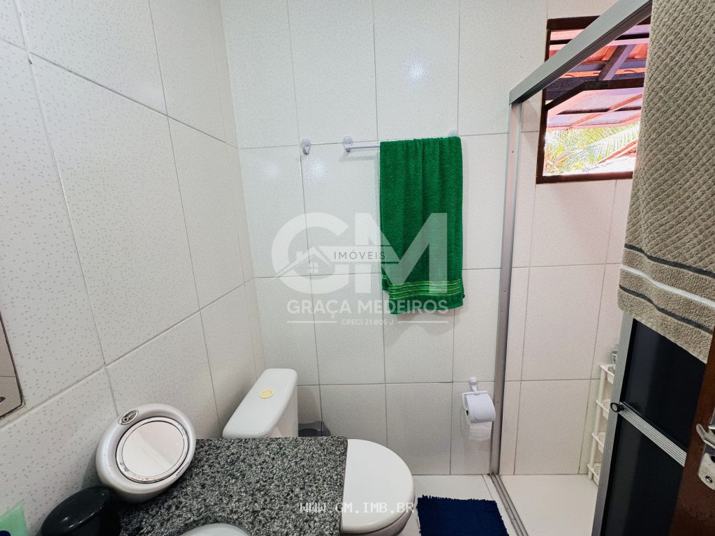 Foto de Casa com 4 quartos sendo 2 suítes, mobiliada em condomínio 