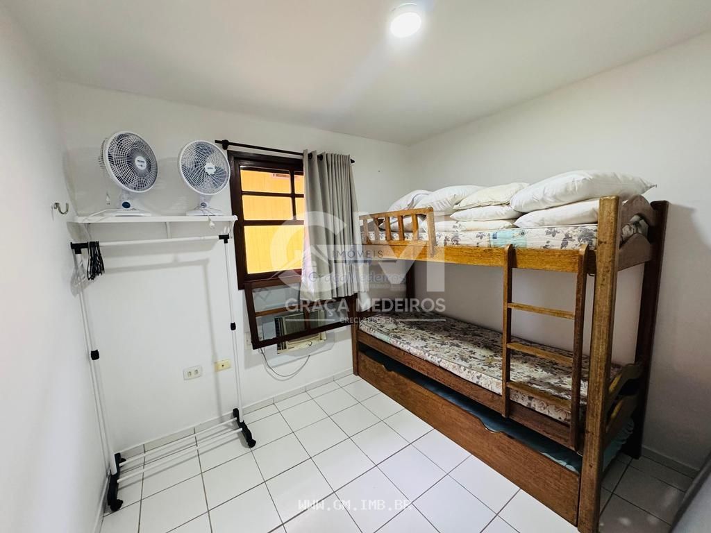 Foto de Casa com 4 quartos em condomínio com piscina aquecida