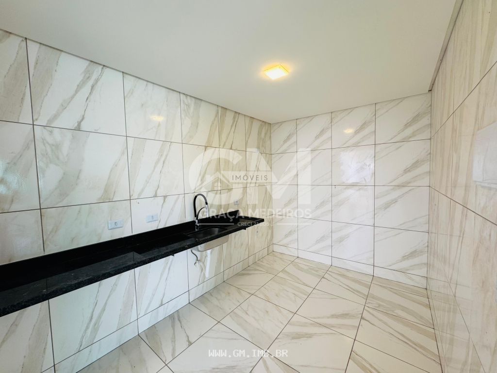 Foto de Casa com piscina com espaço gourmet