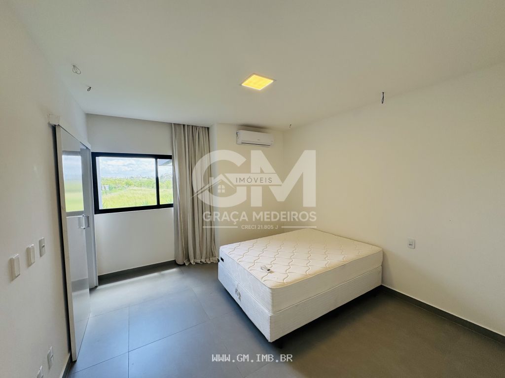 Foto de Casa de alto padrão, 4 suítes, piscina e terraço gourmet 