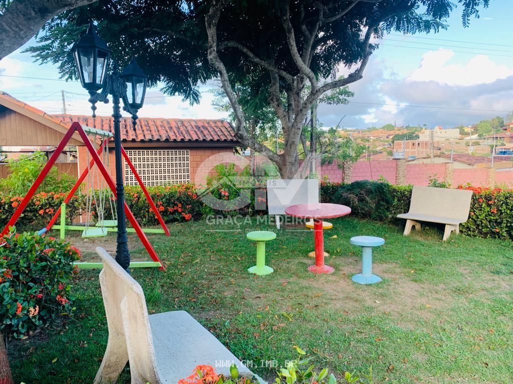 Foto de Casas com 3 quartos em condomínio próximo a pista local