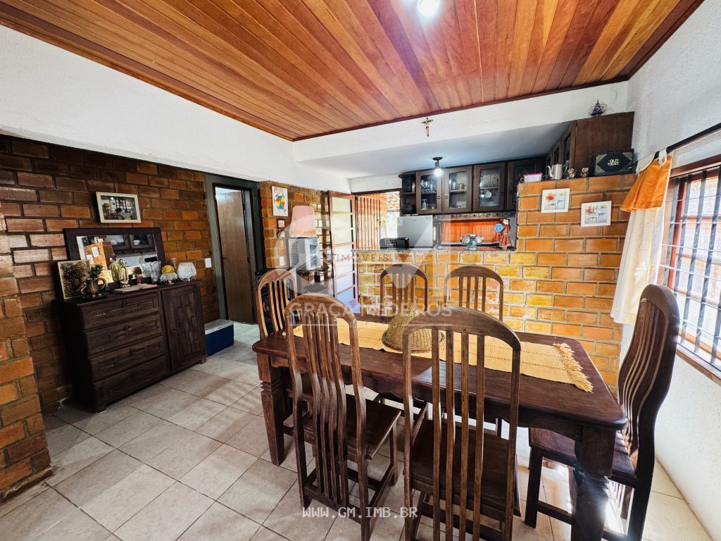 Foto de Casa com 4 quartos sendo 2 suítes 