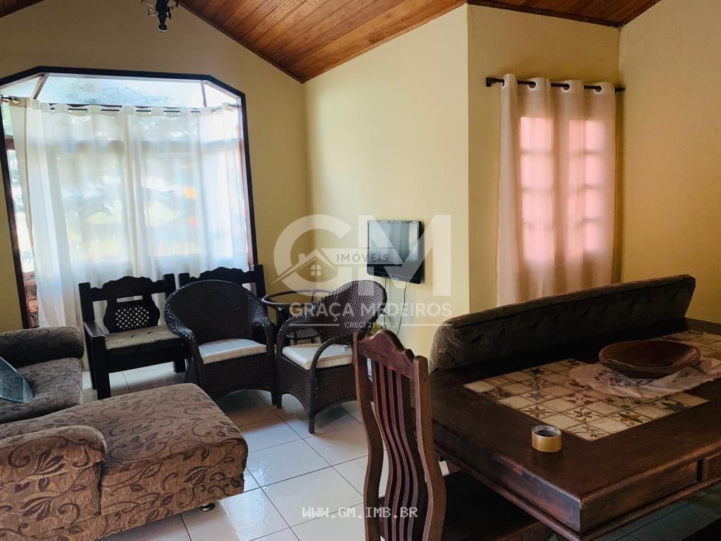 Foto de Casas com 3 quartos em condomínio próximo a pista local