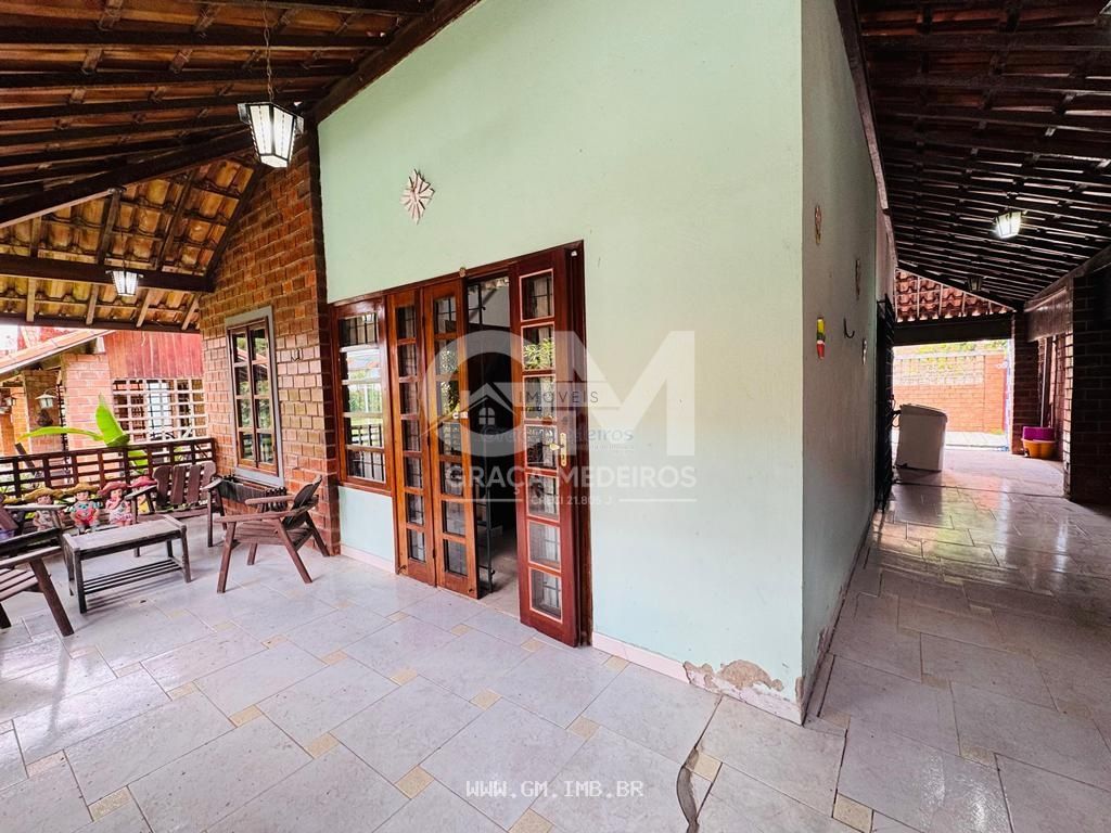Foto de Casa com 3 quartos em condomínio fechado