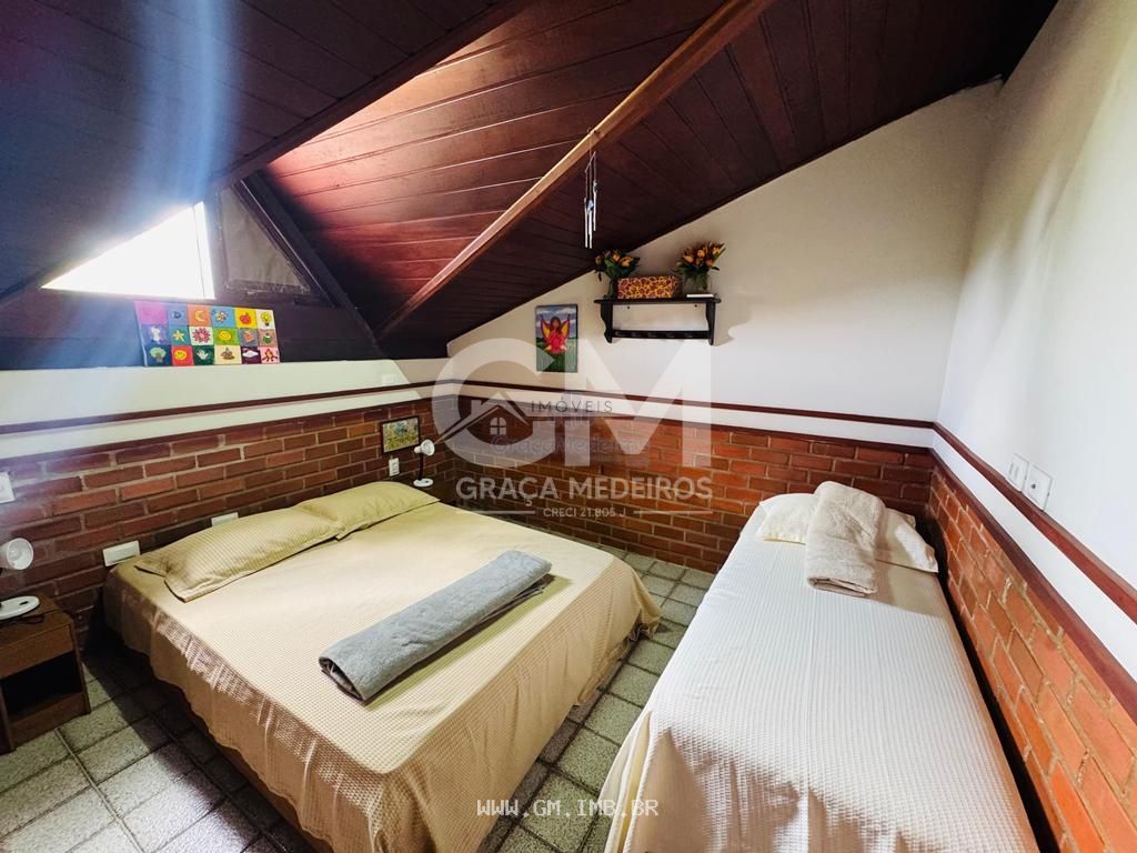 Foto de Casa com 7 quartos em condomínio fechado