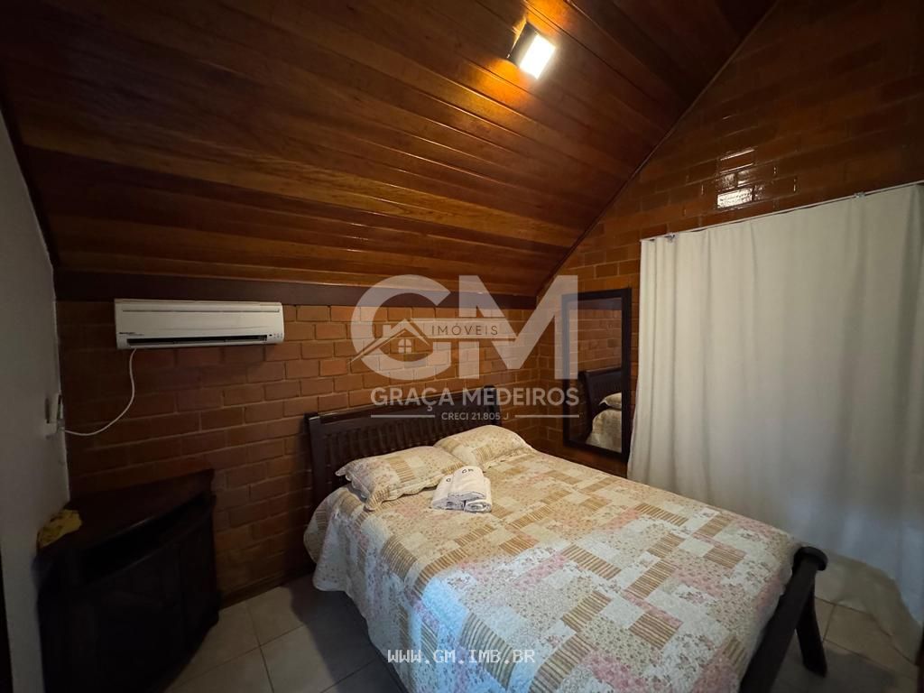 Foto de Chalé espaçoso em condomínio fechado 