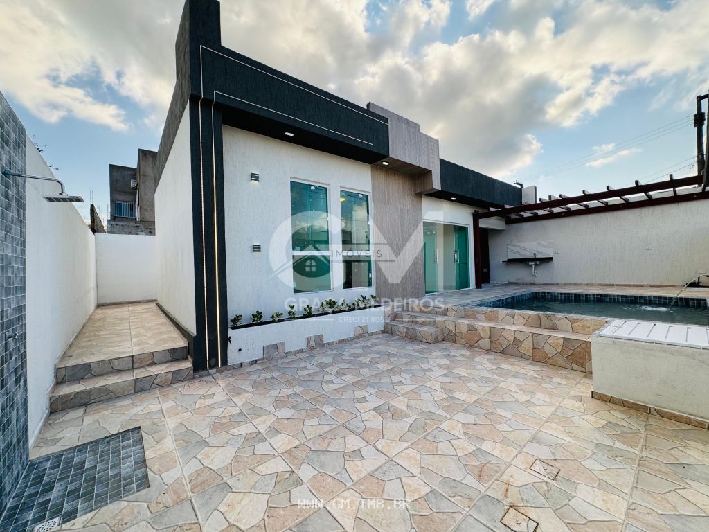 Foto de Casa com piscina com espaço gourmet
