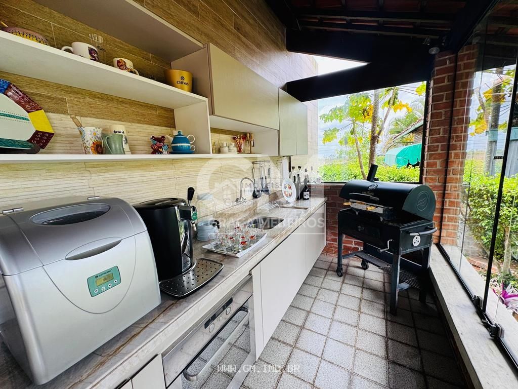 Foto de Casa com 7 quartos em condomínio fechado