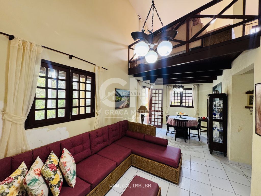 Foto de Casa com 3 quartos + dependência 
