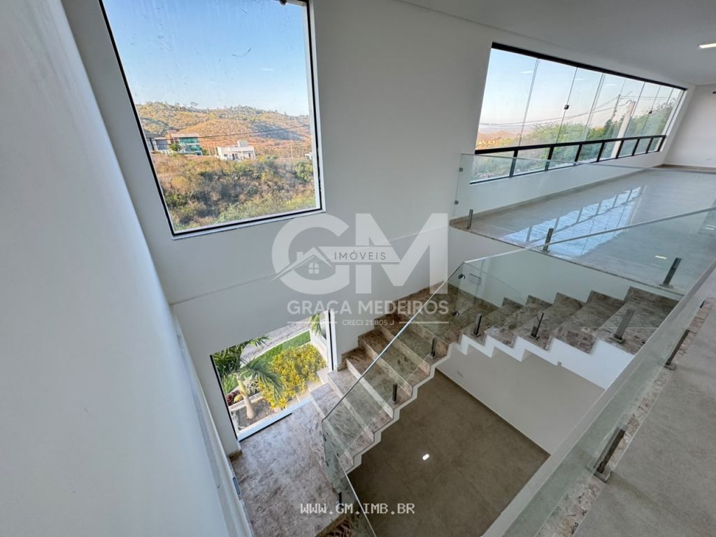 Foto de Casa em condomínio com piscina e espaço gourmet