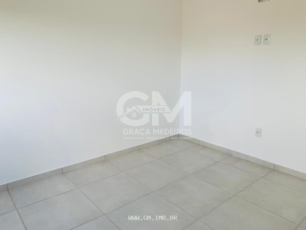 Foto de Casa com 5 quartos, terreno com 1.000 m² 