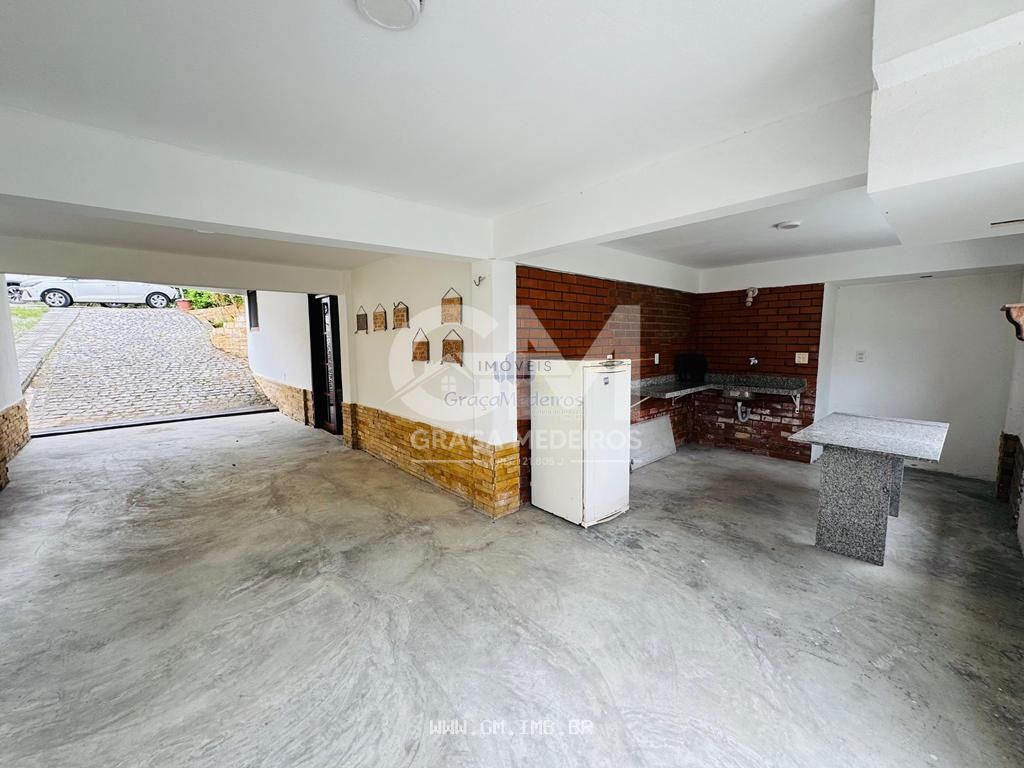 Foto de Casa com 4 quartos em condomínio com piscina aquecida
