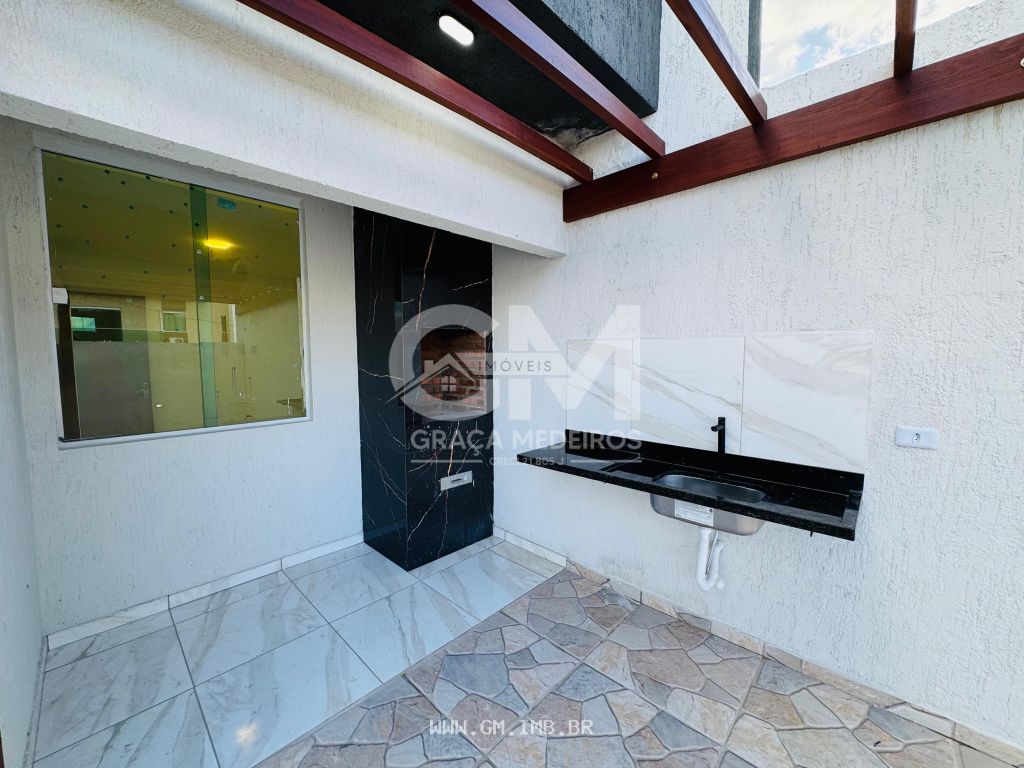 Foto de Casa com piscina com espaço gourmet