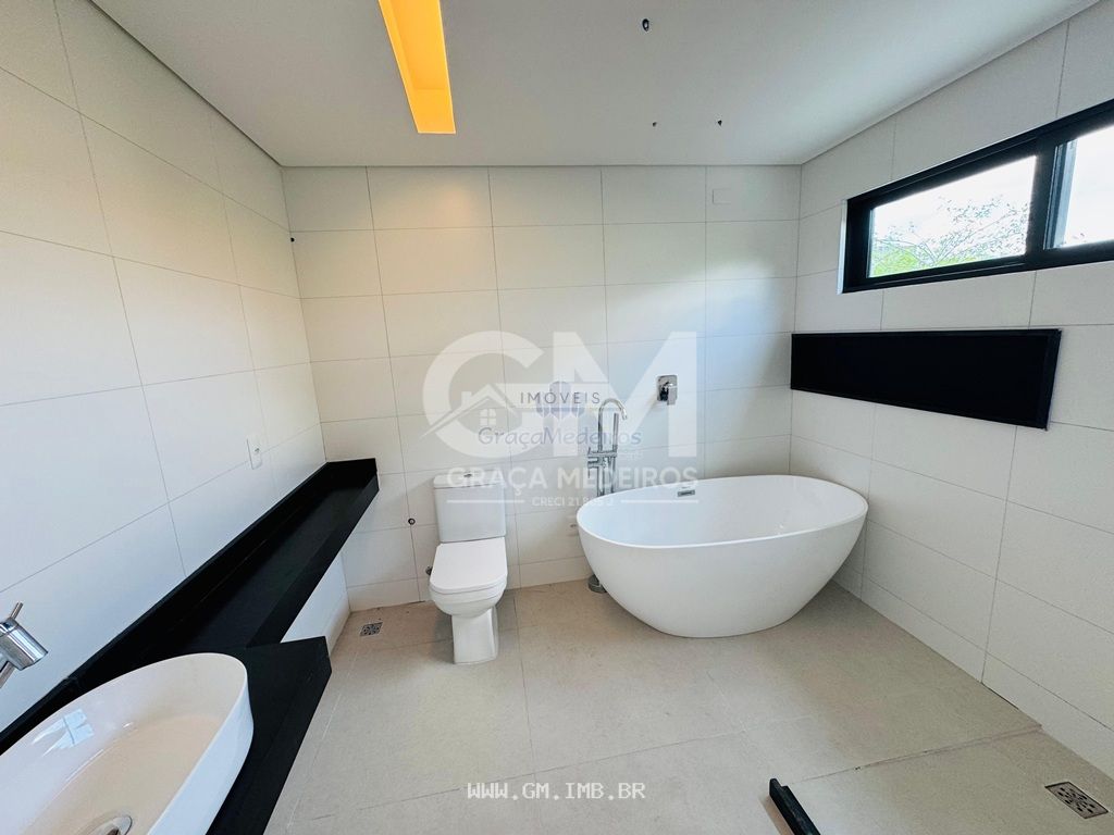 Foto de Casa com 5 suítes no condomínio Gravatá Country
