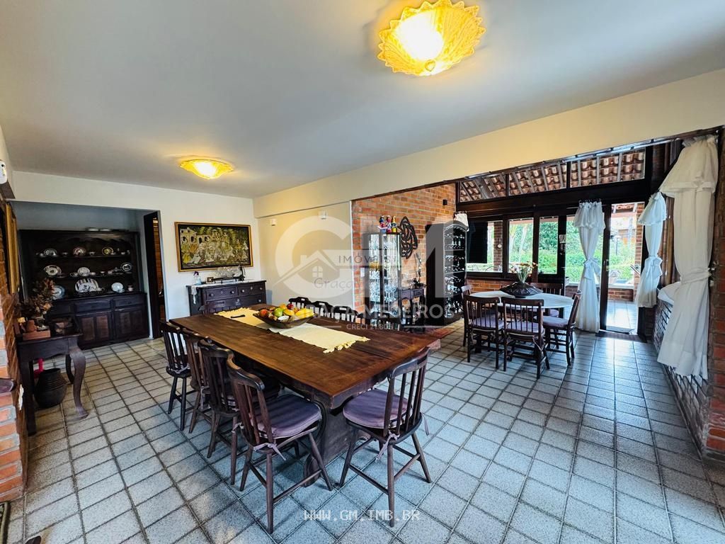 Foto de Casa com 7 quartos em condomínio fechado