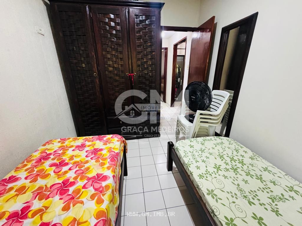 Foto de Casa com 4 quartos em condomínio a 200 metros da pista local