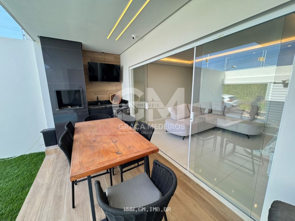 Foto de Casa com piscina e mobiliada em Gravatá