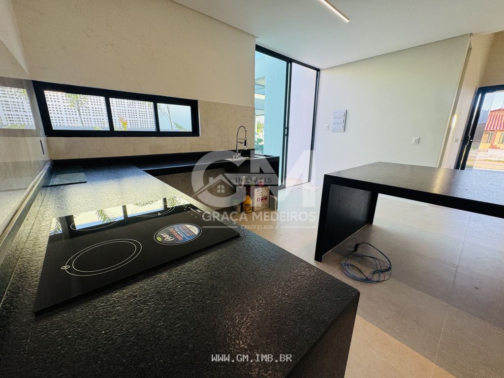 Foto de Casa com 4 quartos sendo 3 suítes, piscina particular 
